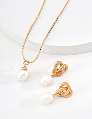Classic Single Pearl Pendant Necklace | S925 Sterling Silver & Vintage Gold